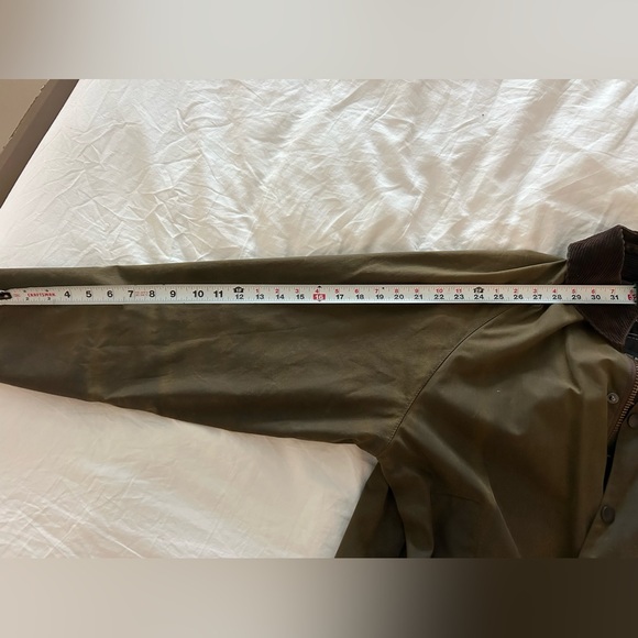 Men’s Waxed Barbour Jacket - Picture 9 of 10